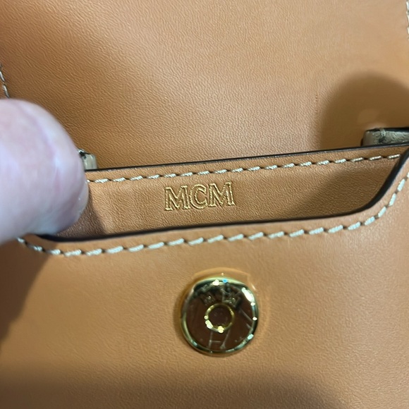 💜MCM LEATHER SHOULDER BAG💜 - Picture 7 of 11